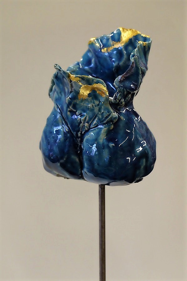Œuvre contemporaine de l'artiste Kyo réparée au kintsugi